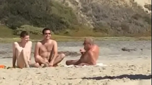 Meilleures Des gars surpris en train de se branler à la plage nudiste nouvelles vidéos