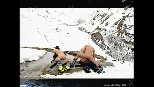 Melhores orgia na neve vídeos recentes