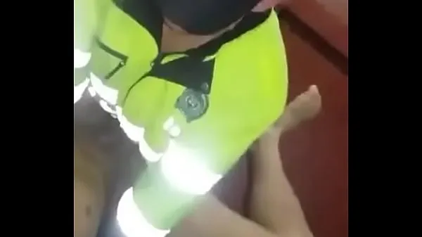 Policia Arrecho Me Culea Video segar terbaik