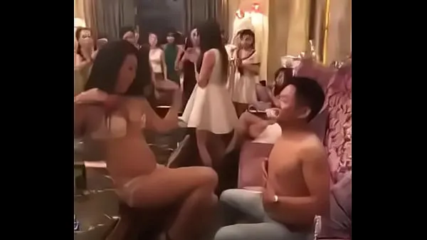 Sexy girl in Karaoke in Cambodia Video segar terbaik