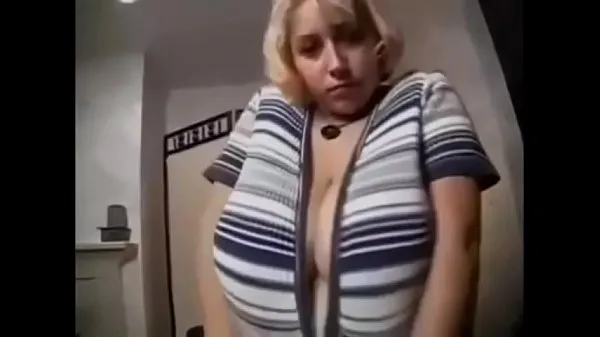 Busty amateur jiggling and oiling her tits :P Video segar terbaik