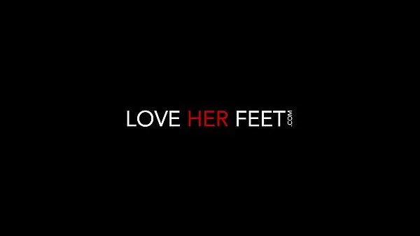 Los mejores LoveHerFeet - Chica de cámara de 18 años es atrapada y luego follada con los pies vídeos nuevos