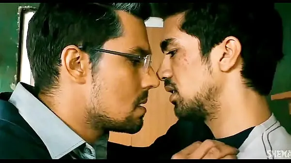 Melhores O ator de Bollywood Randeep Hooda Hot Gay Kiss vídeos recentes