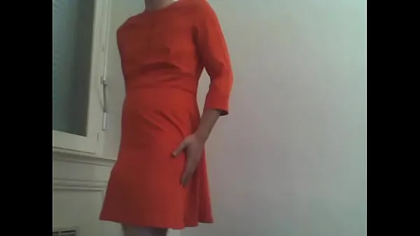 Sexy red dress crossdresser Video segar terbaik