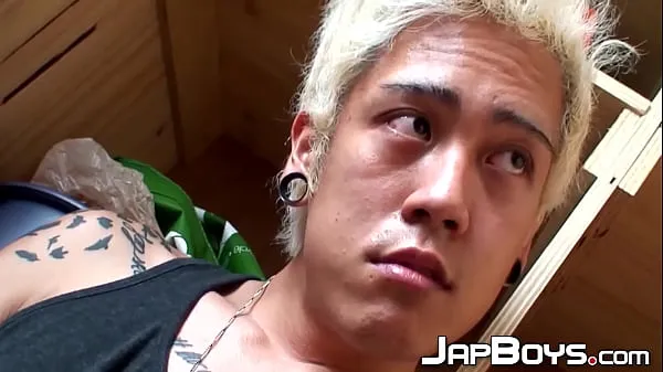 Blond Japanese twink toys with hole and strokes his dick Video baharu terbaik