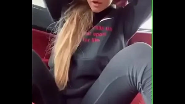 أفضل Guarra masturbándose en el coche مقاطع فيديو حديثة