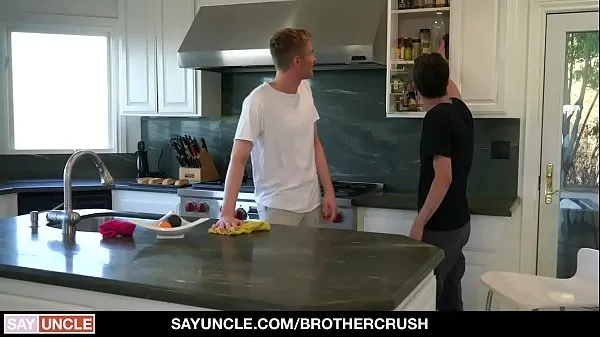 Najlepšie BrotherCrush - Horny Guy Fucking y. Stepbro čerstvé videá