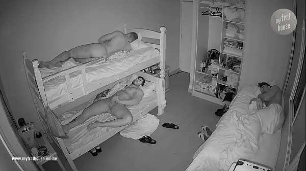 Meilleures Véritable caméra cachée dans la chambre des gars la nuit nouvelles vidéos