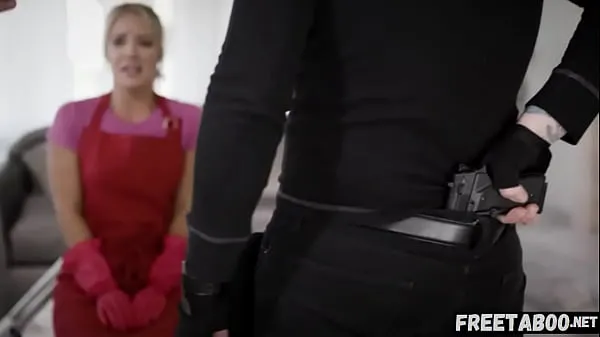 Nejlepší Sexy Maid Gets Double Penetrate By Two Burglars Who Surprise Her During - Candice Dare - Full Scene On aktuální videa