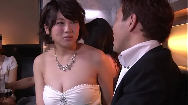 Beste Keep an eye on the exposed chest of the hostess and stare. She makes eye contact and smiles to me. Japanese amateur homemade porn. No2 Part 2 ferske videoer