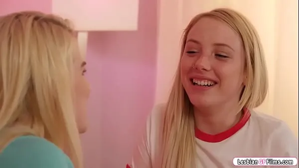 Najlepsze 19yo teen Dixie Lynn and Nikki Sweet are excited for their first time porn shoot blondes suck tits and 69 oral while using a toyświeże filmy