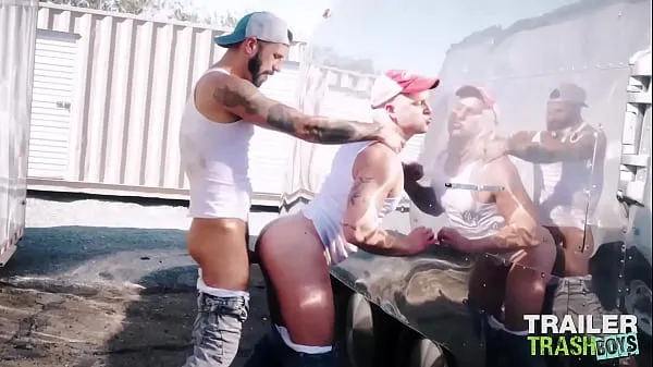 Beste TRAILERTRASHBOYS Inked Studs Bareback ferske videoer