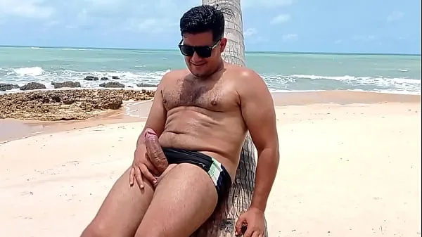 I migliori Yuri Gaucho si masturba su Coqueirinho PB Beach con bagnanti sulla spiaggiavideo nuovi