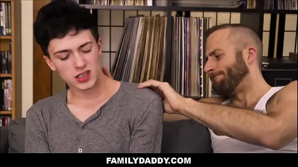 Legjobb Twink Stepson Family Fucked By Stepdad During Massage - Joel Someone, Kurt Niles friss videók