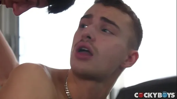 Edward and his BIG DICK pound Ryan Video segar terbaik