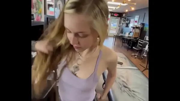 White girl gets ass tat of Video segar terbaik
