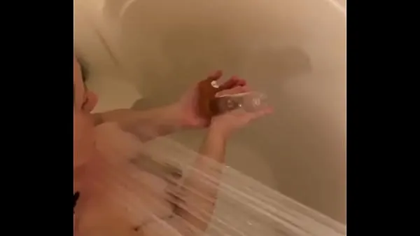 أفضل Shower video of amateur Wife Betty we sent to my friend مقاطع فيديو حديثة