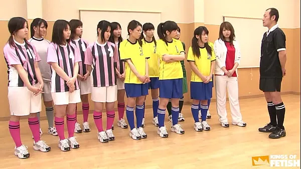 Japanese female team listen and take a lesson from their coach Video segar terbaik