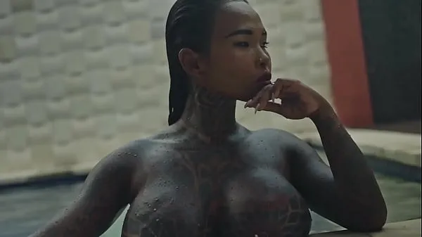 SANKTOR - TATTOOED ASIAN MOM WITH THE BIG BOOBS TEASING Video baharu terbaik