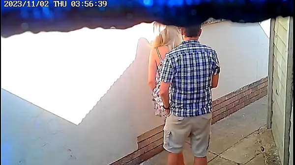 Beste Mutiges Paar beim öffentlichen Ficken vor CCTV-Kamera erwischtfrische Videos